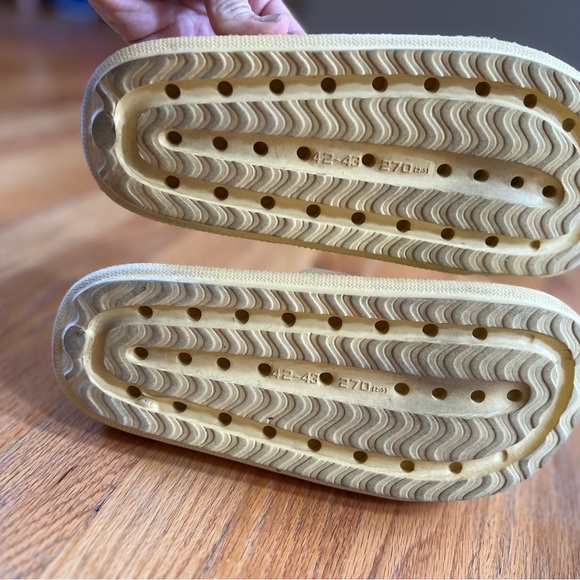 Cloud Sandals - Picture 5 of 6